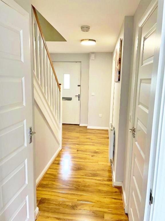 Вилла 3 Bed House With Parking Near Airport Эдинбург Экстерьер фото